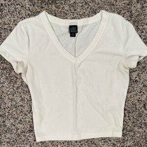 wild fable Cream V-Neck Crop Tee—FAST SHIP